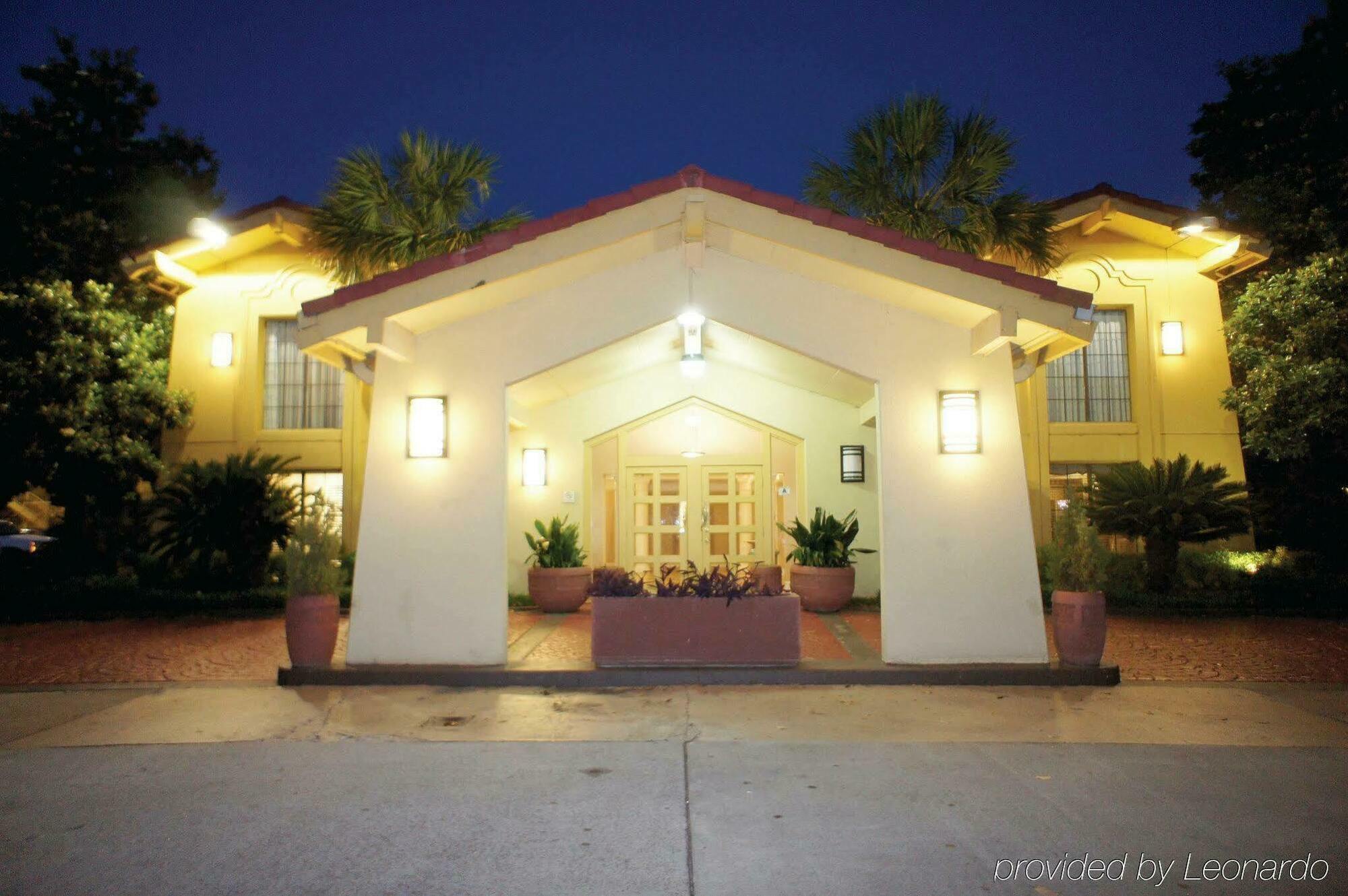 Quality Inn & Suites North Charleston - Ashley Phosphate Exterior foto